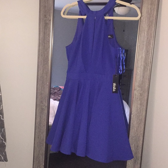 Dress - Picture 1 of 3